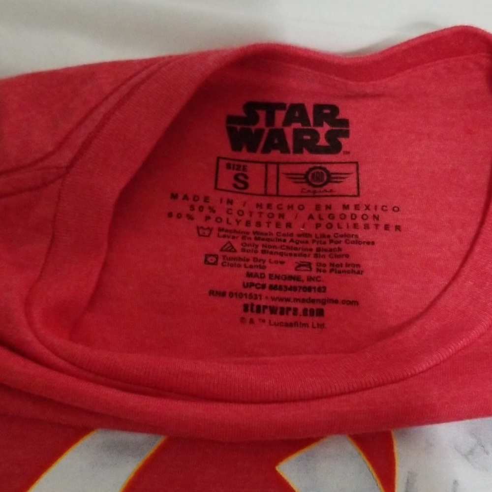 Star Wars Men's The Force Awakens Red T-Shirt New - Picture 3 of 3